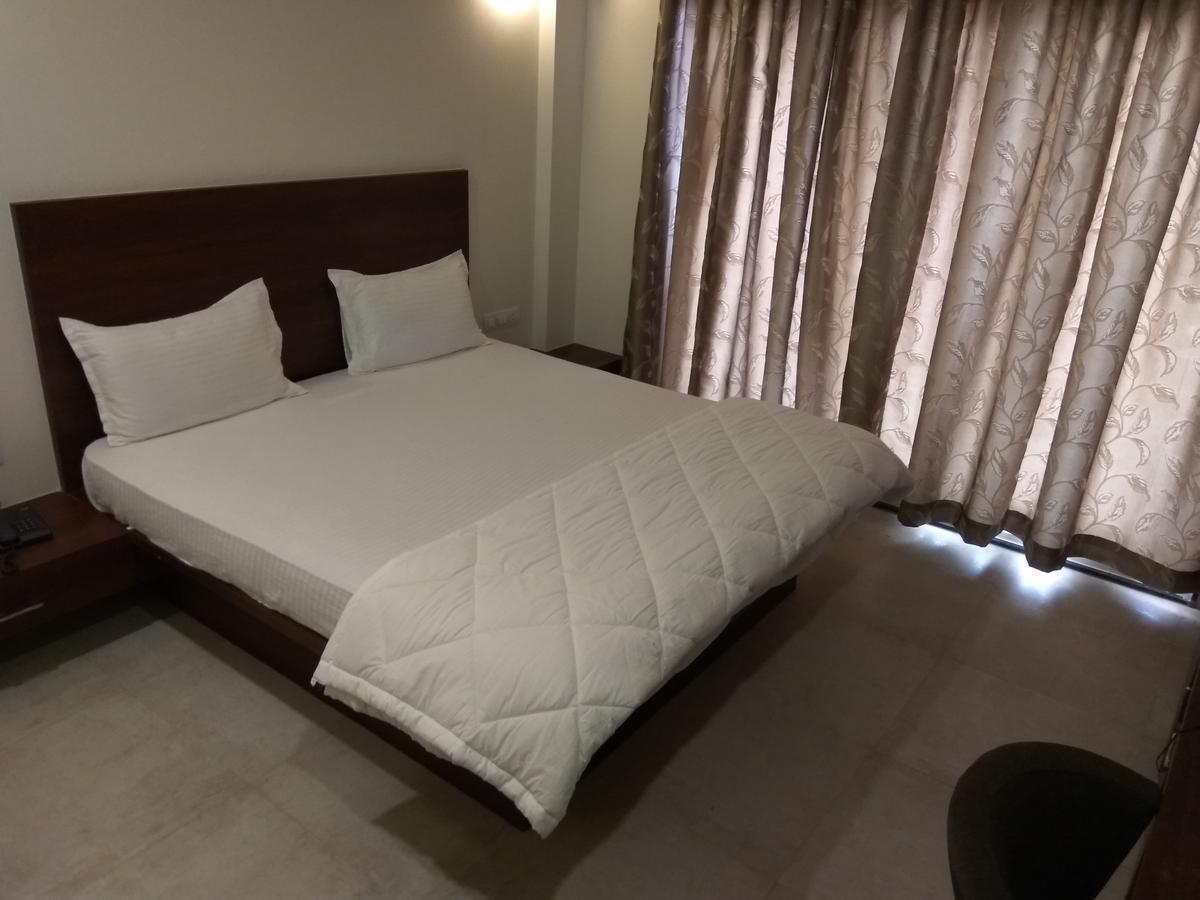 Manasi Inn サーターラー エクステリア 写真