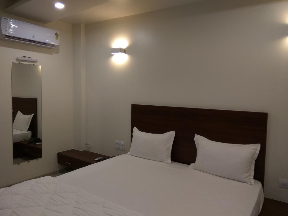 Manasi Inn サーターラー エクステリア 写真