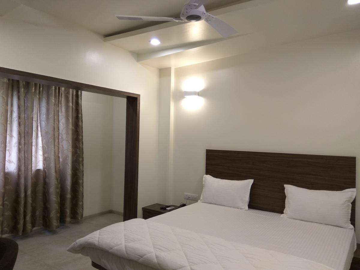 Manasi Inn サーターラー エクステリア 写真