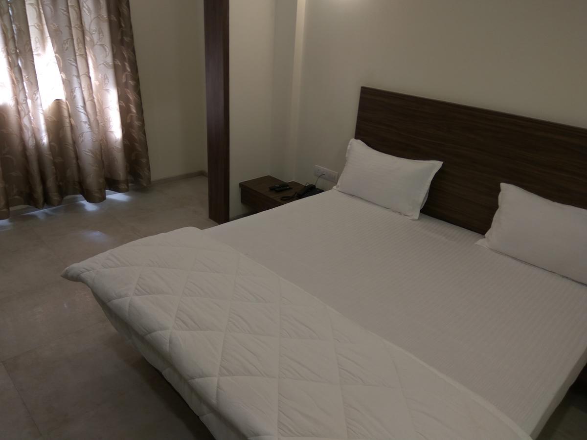 Manasi Inn サーターラー エクステリア 写真
