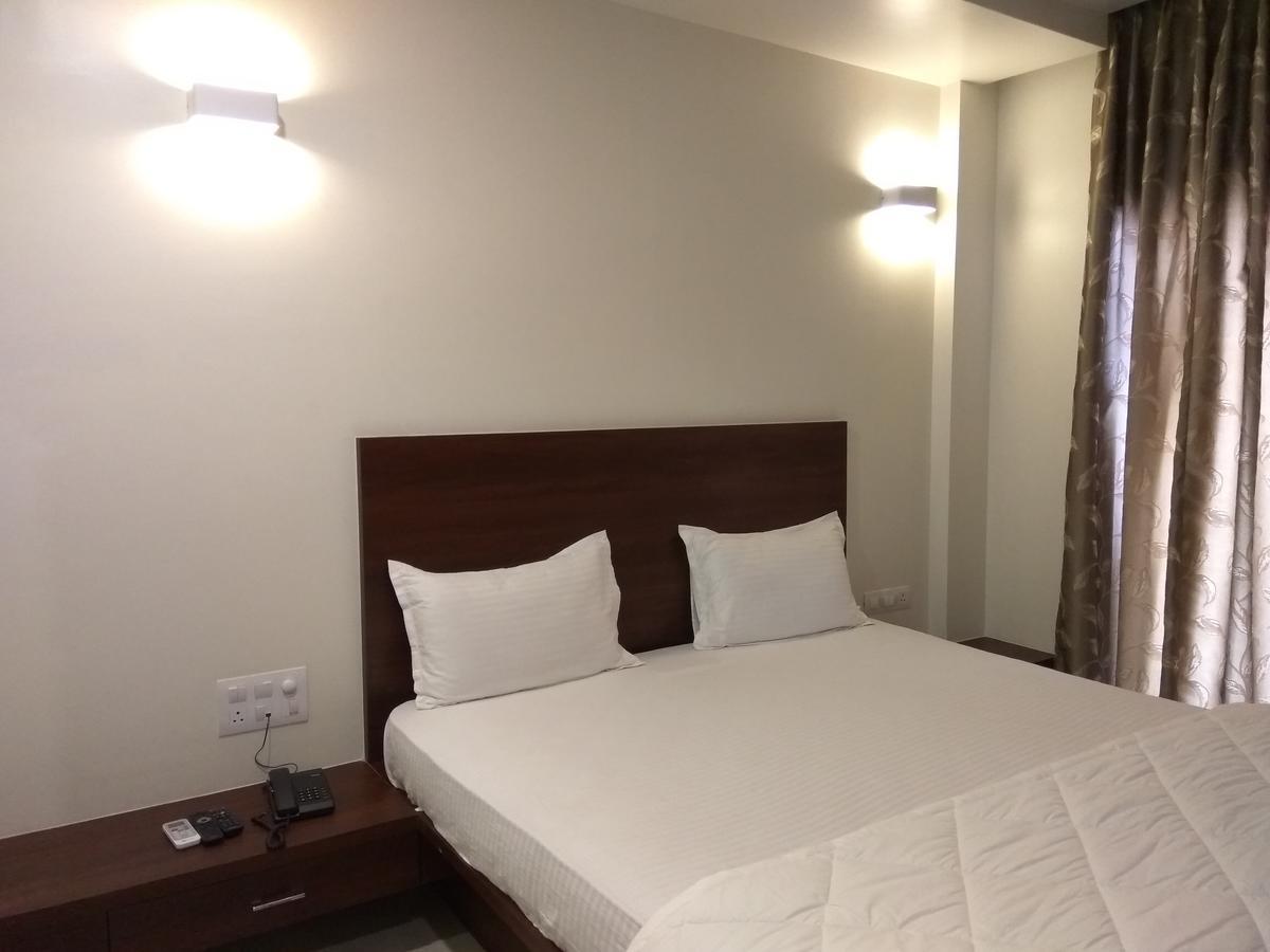 Manasi Inn サーターラー エクステリア 写真