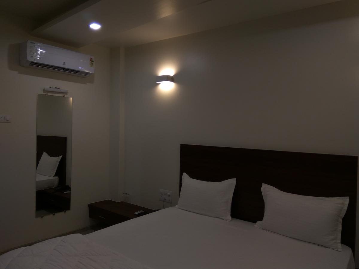 Manasi Inn サーターラー エクステリア 写真